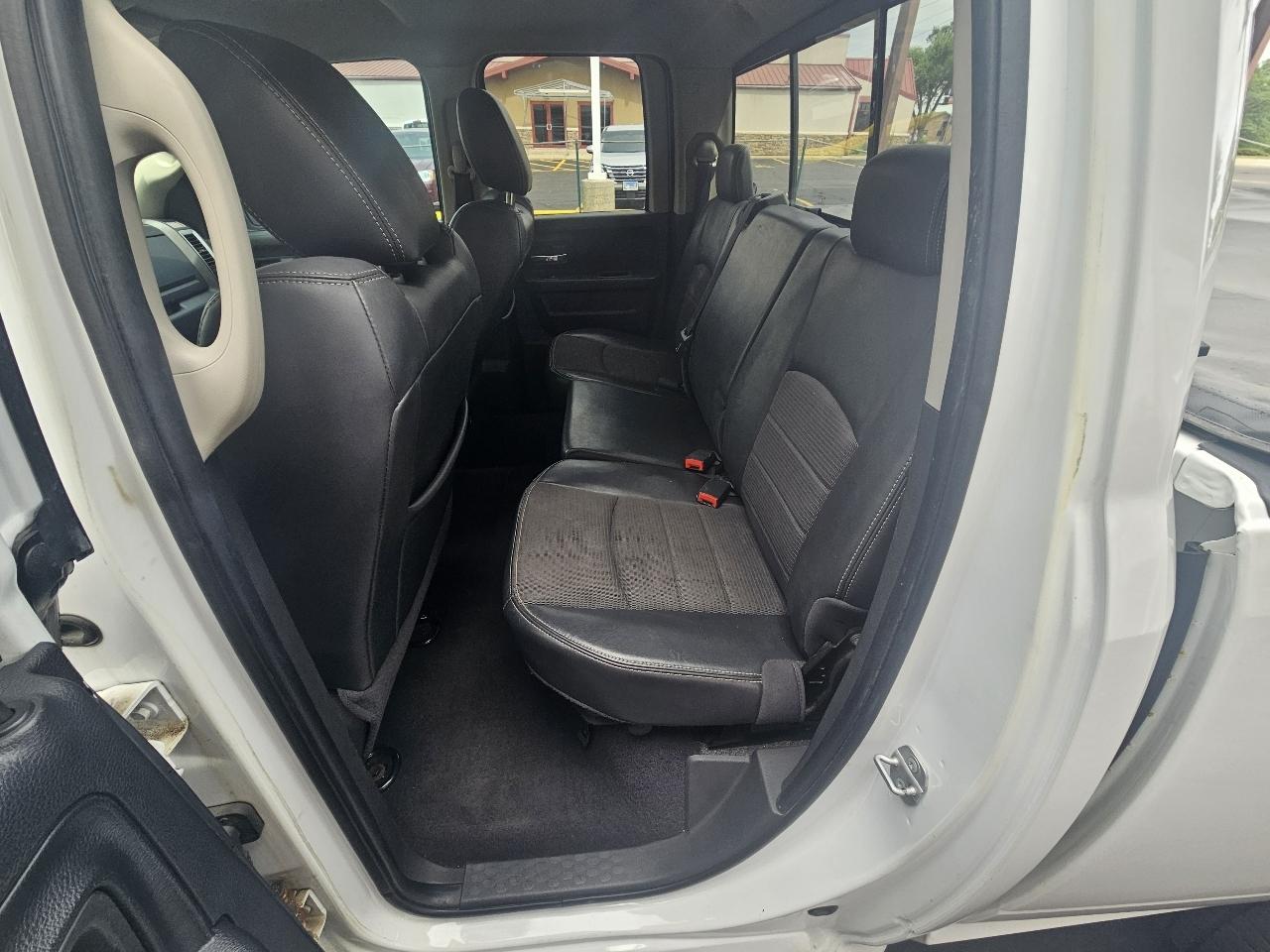 Dodge Ram 1500 4WD Quad Cab 140.5" Sport 2010
