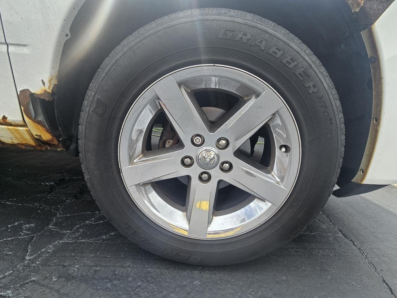 Dodge Ram 1500 4WD Quad Cab 140.5" Sport 2010