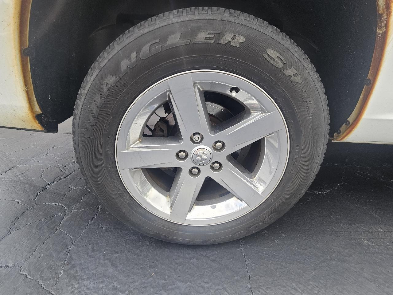 Dodge Ram 1500 4WD Quad Cab 140.5" Sport 2010