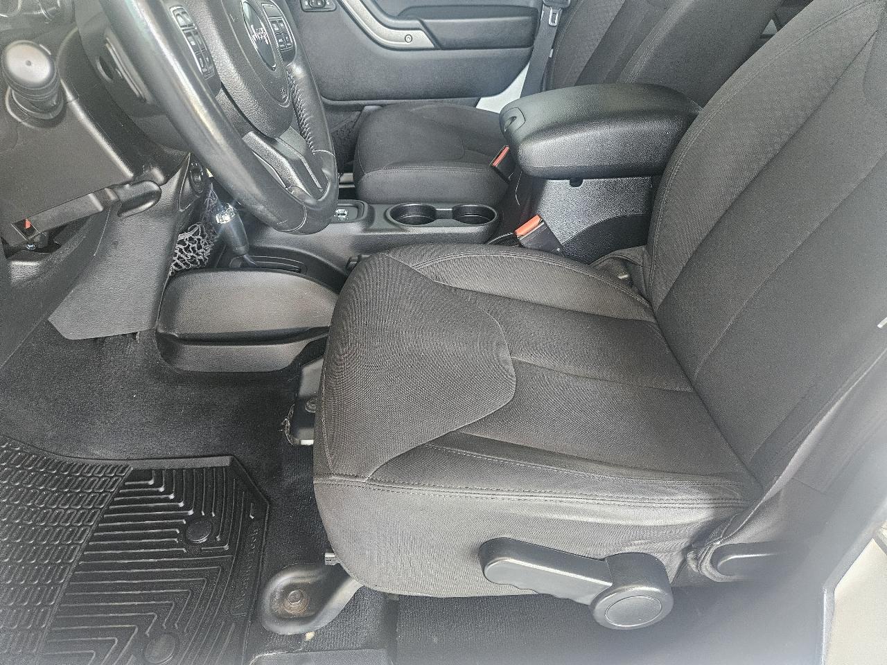 Jeep Wrangler Unlimited 4WD 4dr Sport 2015