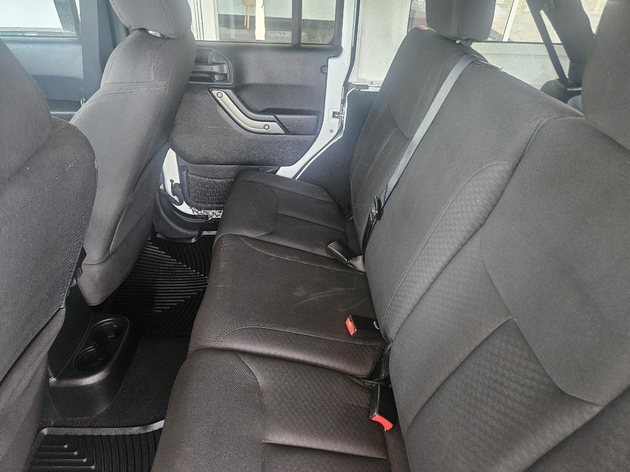 Jeep Wrangler Unlimited 4WD 4dr Sport 2015