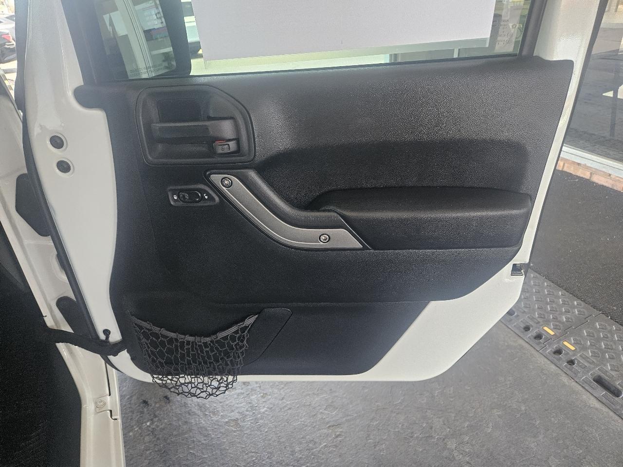 Jeep Wrangler Unlimited 4WD 4dr Sport 2015