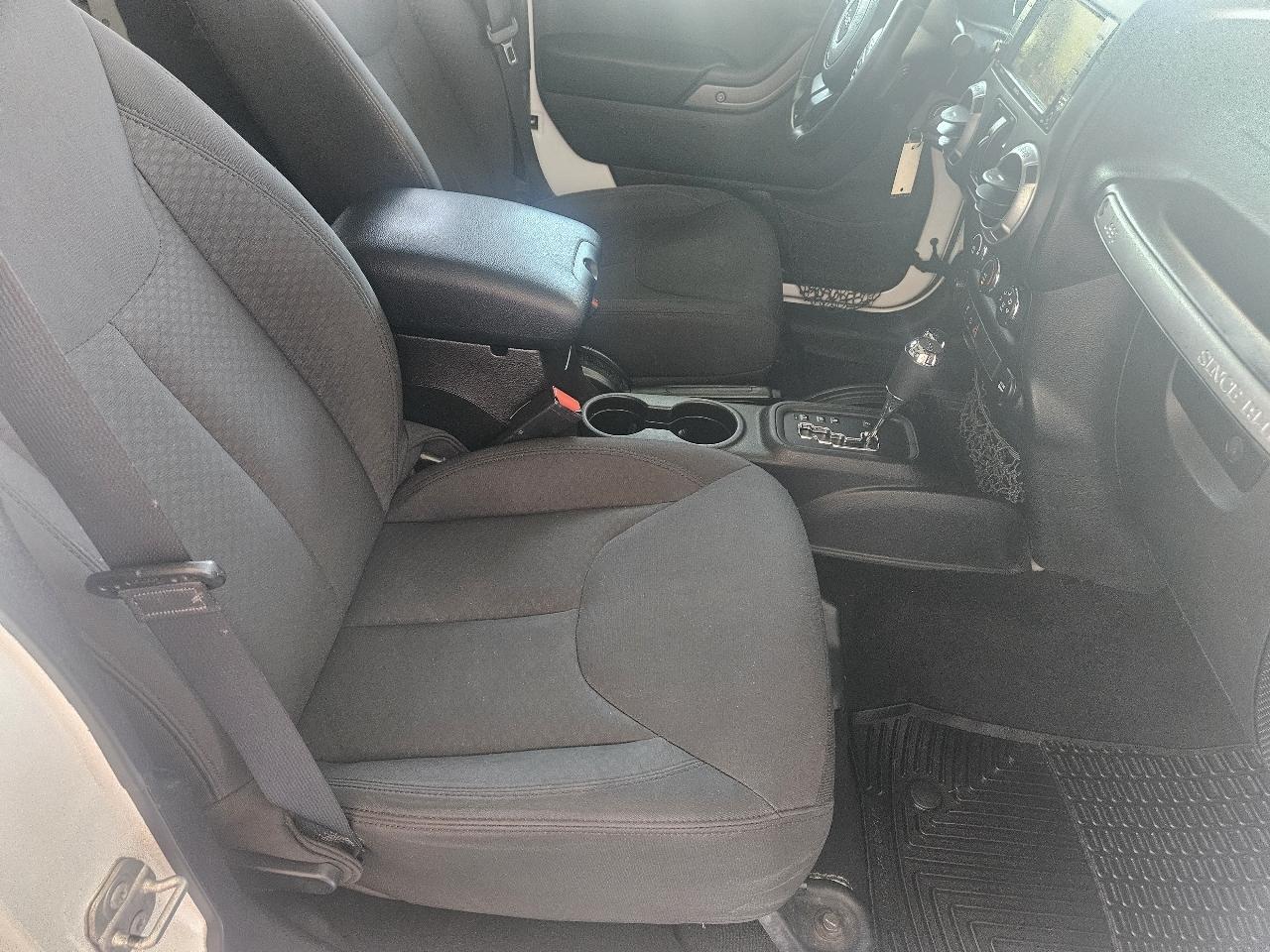 Jeep Wrangler Unlimited 4WD 4dr Sport 2015