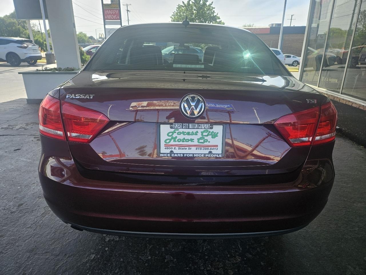 Volkswagen Passat 4dr Sdn 1.8T Auto Wolfsburg Ed PZEV 2014