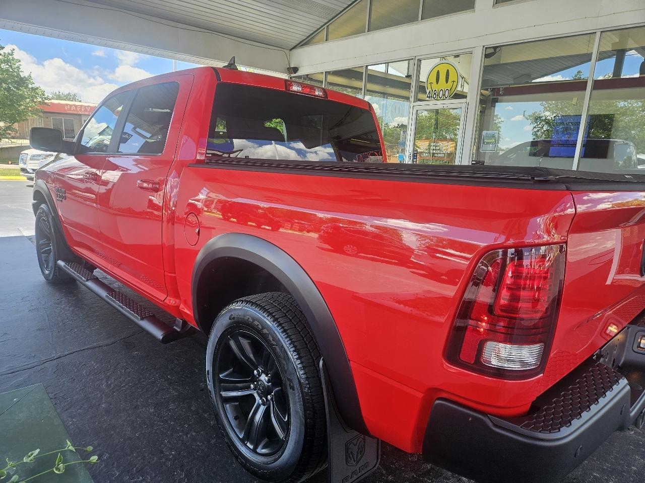 RAM 1500 Classic Warlock 4x4 Crew Cab 5'7" Box 2022