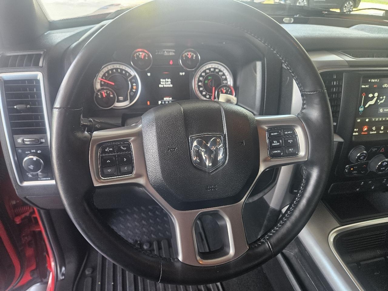 RAM 1500 Classic Warlock 4x4 Crew Cab 5'7" Box 2022