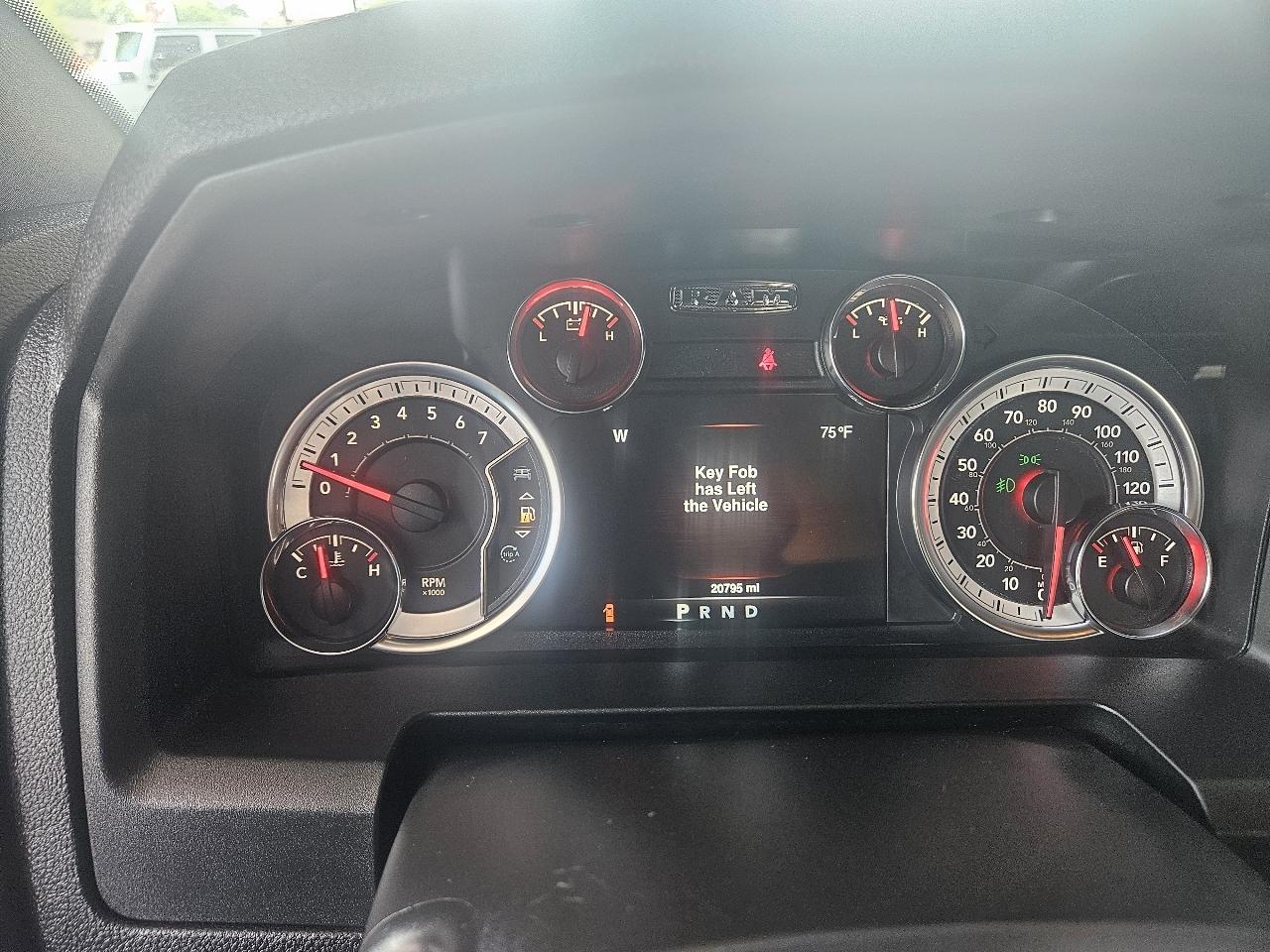 RAM 1500 Classic Warlock 4x4 Crew Cab 5'7" Box 2022