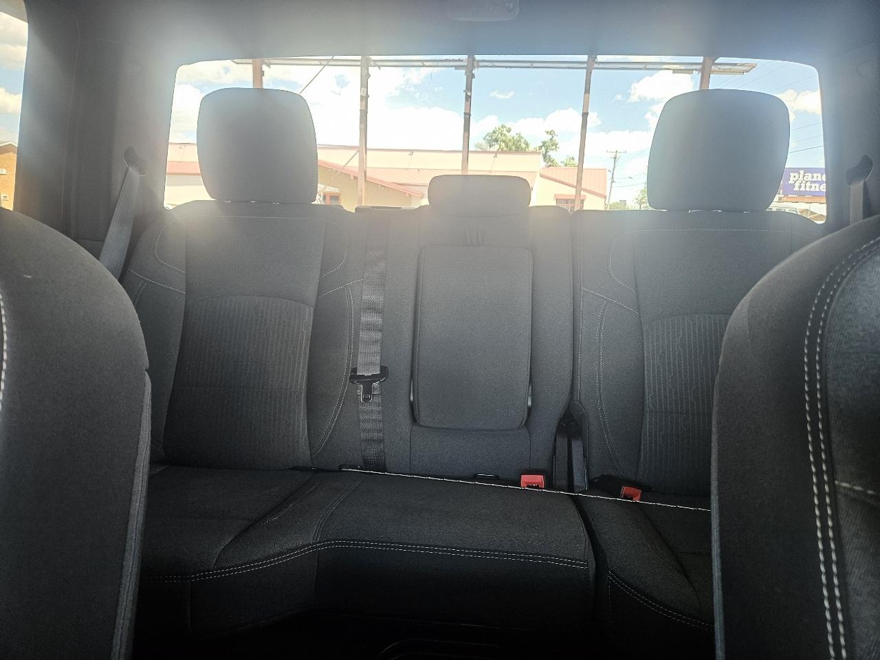 RAM 1500 Classic Warlock 4x4 Crew Cab 5'7" Box 2022