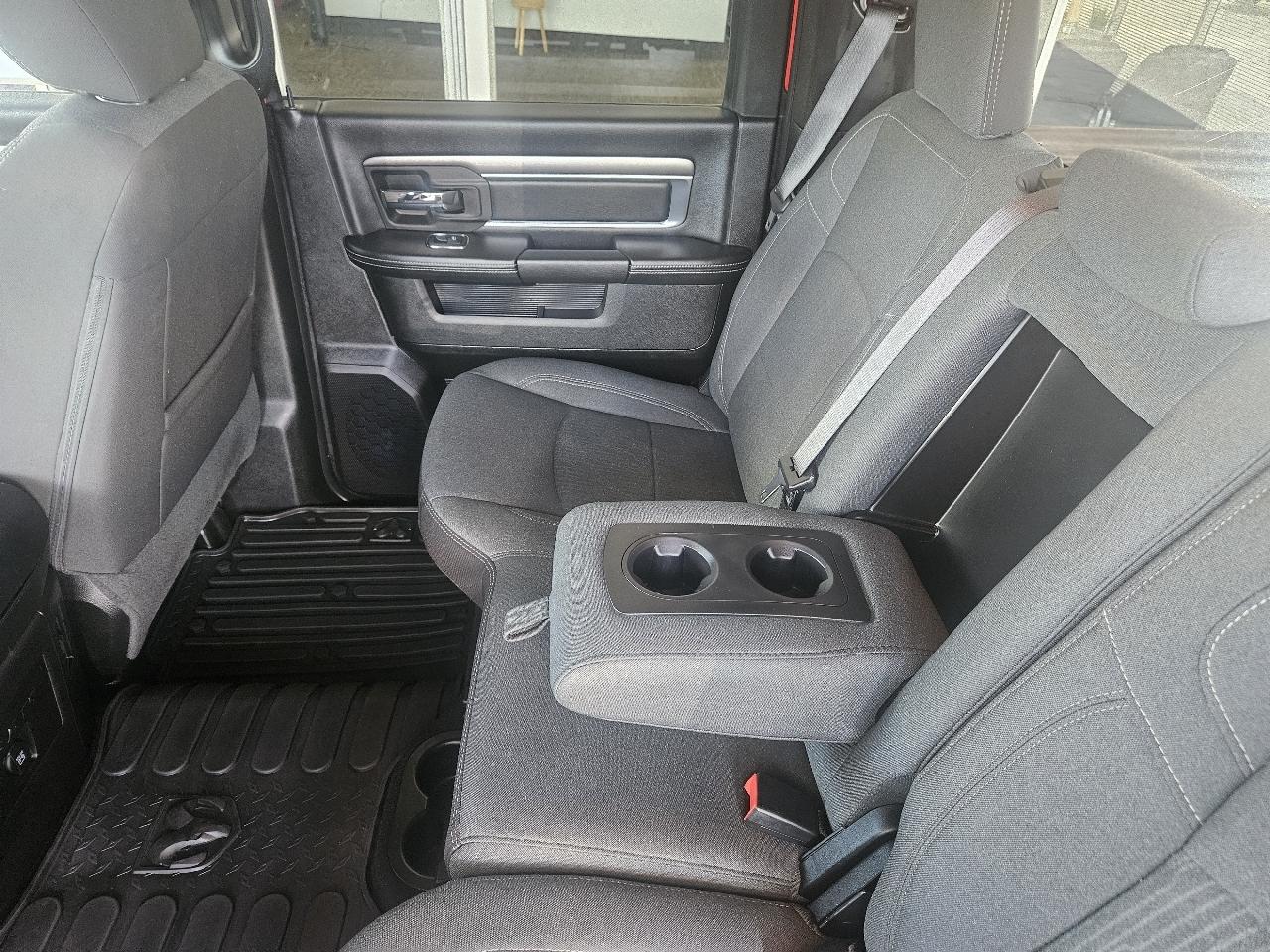 RAM 1500 Classic Warlock 4x4 Crew Cab 5'7" Box 2022