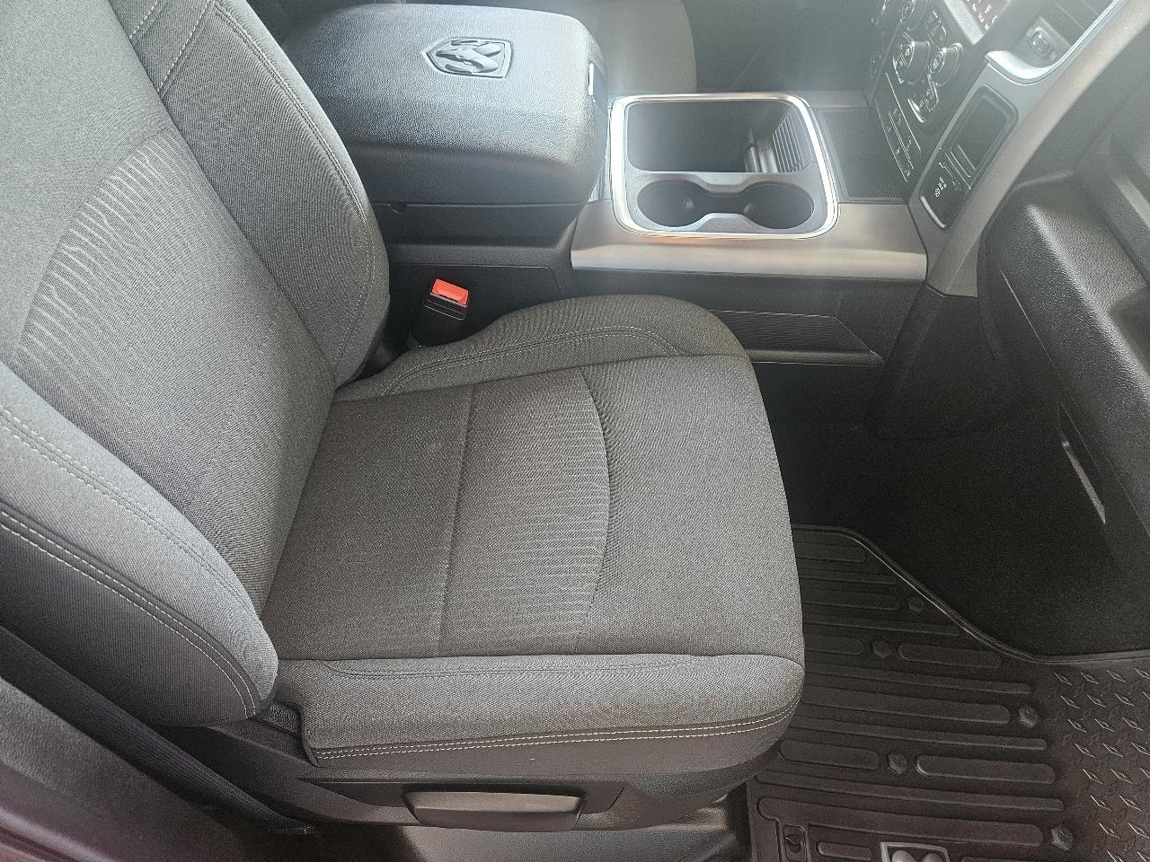 RAM 1500 Classic Warlock 4x4 Crew Cab 5'7" Box 2022