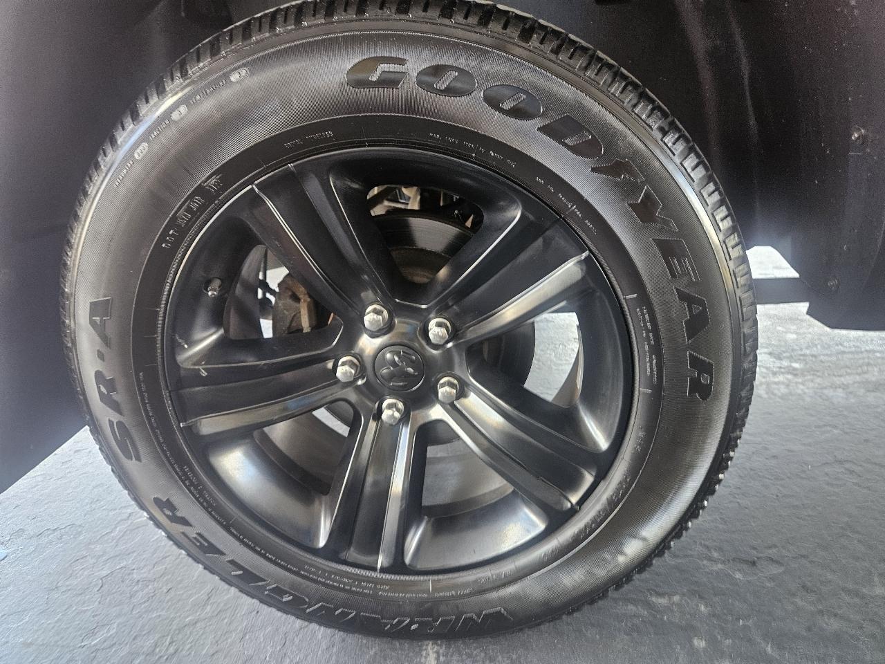 RAM 1500 Classic Warlock 4x4 Crew Cab 5'7" Box 2022
