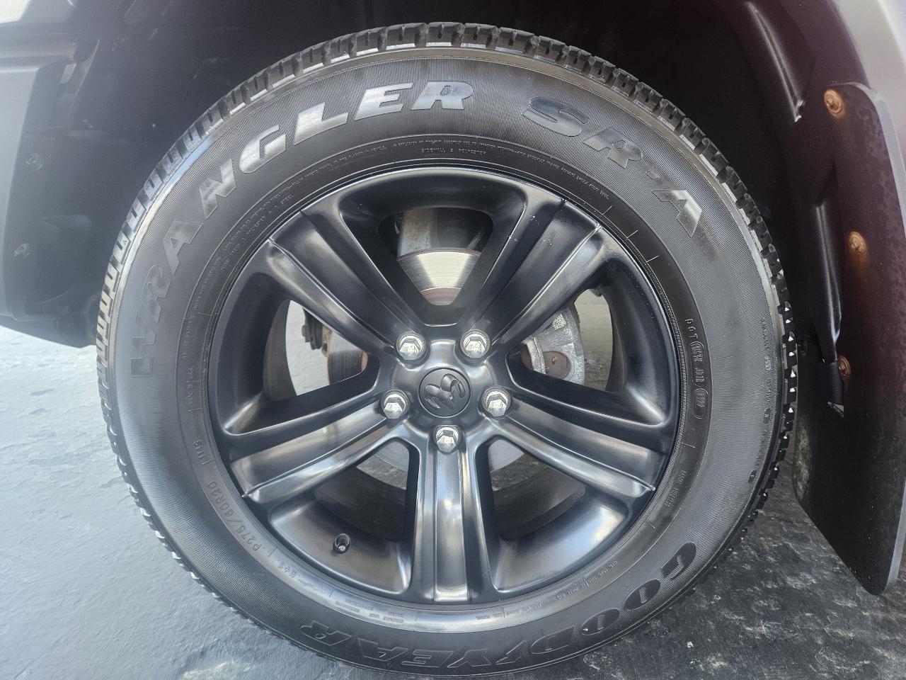 RAM 1500 Classic Warlock 4x4 Crew Cab 5'7" Box 2022