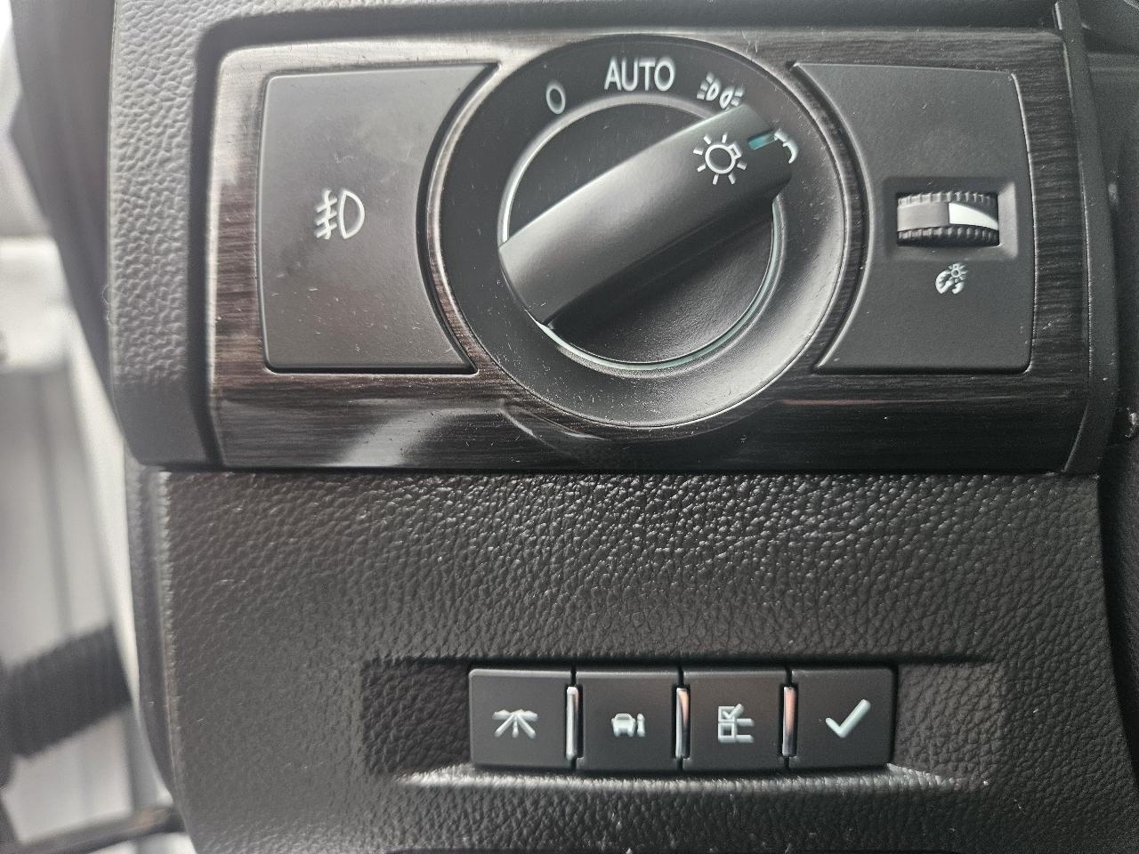 Chevrolet Captiva Sport Fleet FWD 4dr LTZ 2015