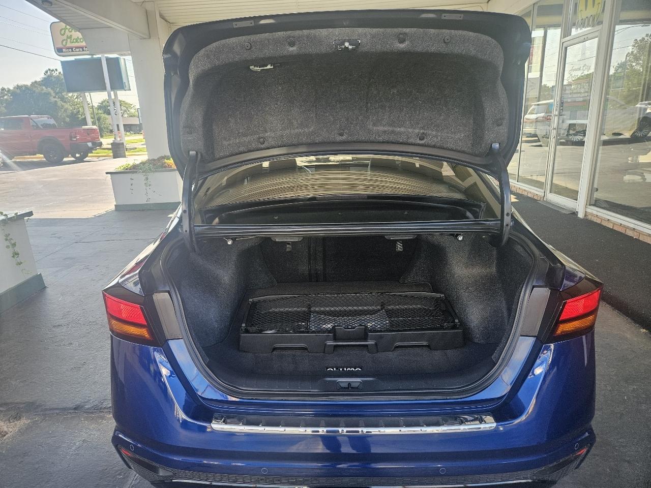 Nissan Altima 2.5 SR Sedan 2023