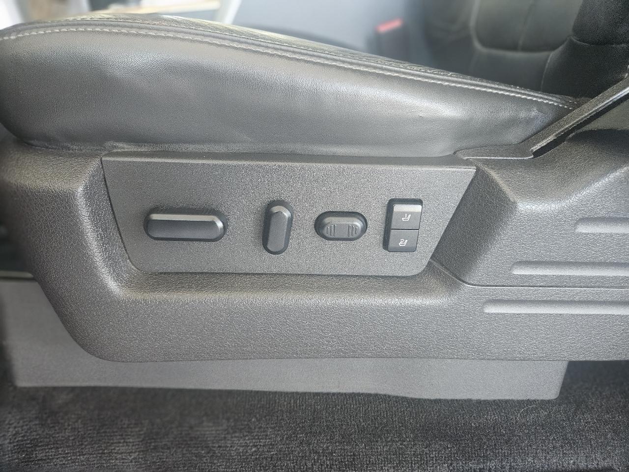 Ford F-150 4WD SuperCrew 145" Lariat 2011