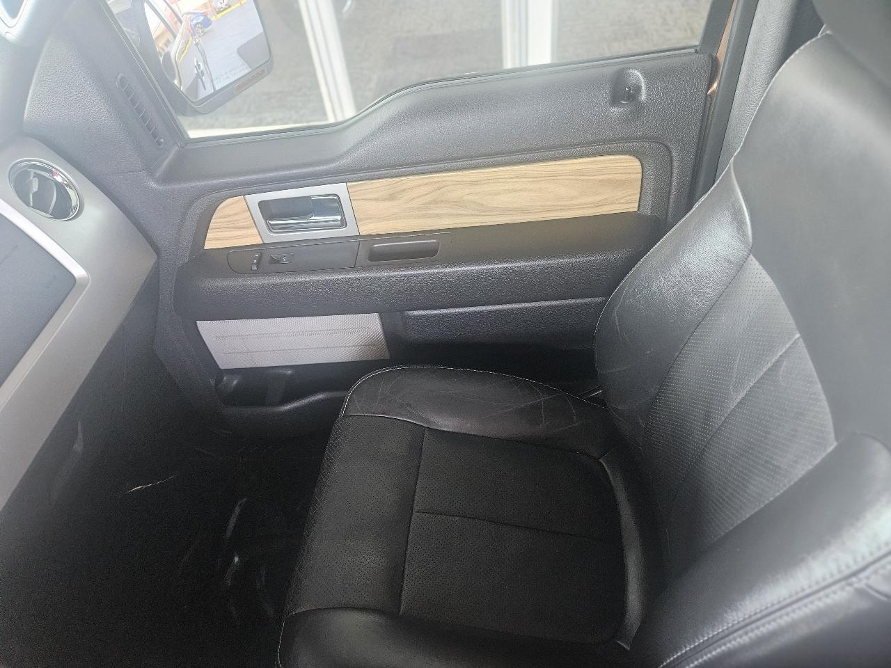 Ford F-150 4WD SuperCrew 145" Lariat 2011
