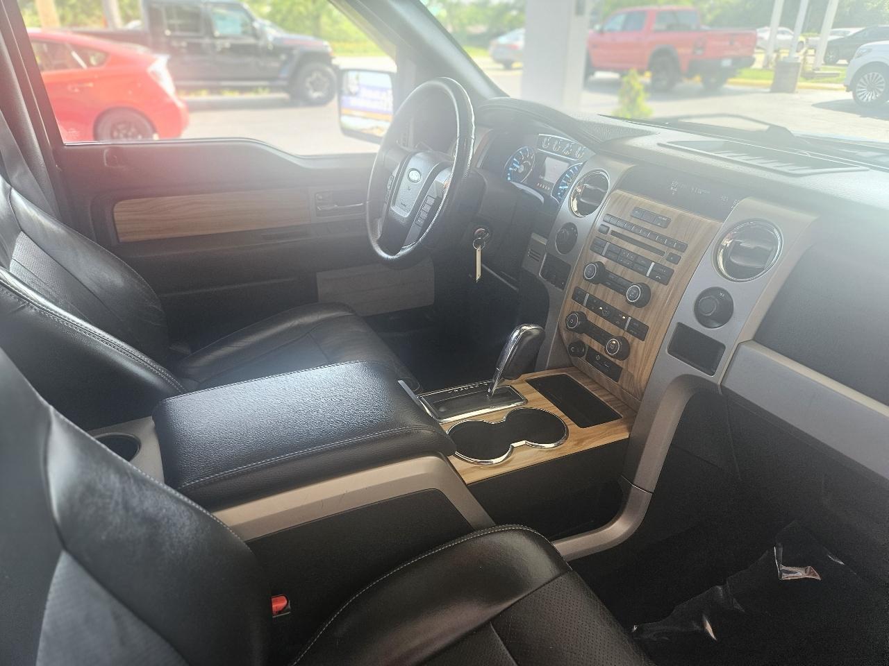 Ford F-150 4WD SuperCrew 145" Lariat 2011