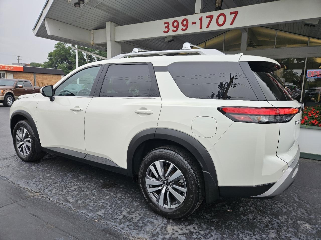 Nissan Pathfinder SL 4WD 2023