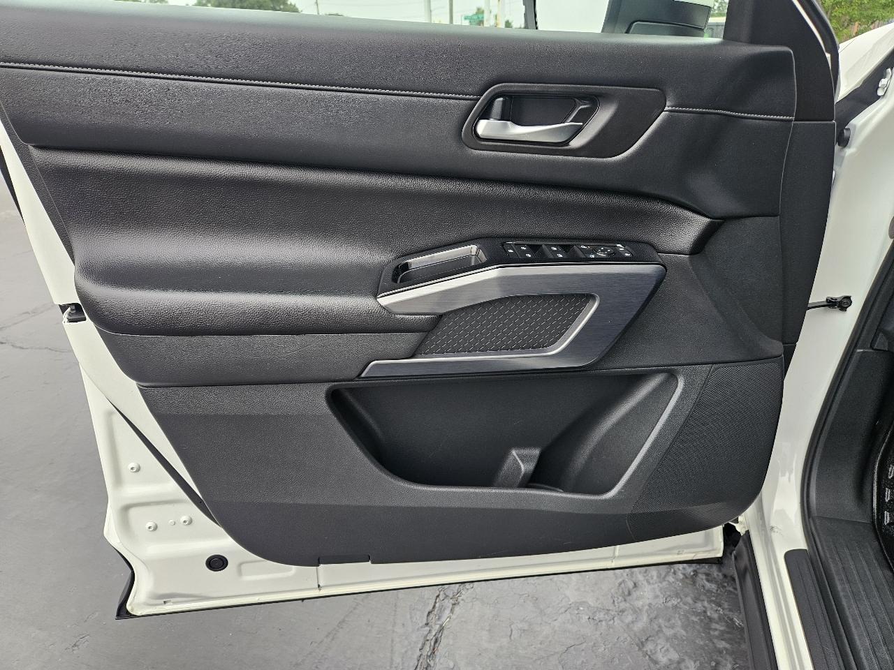 Nissan Pathfinder SL 4WD 2023
