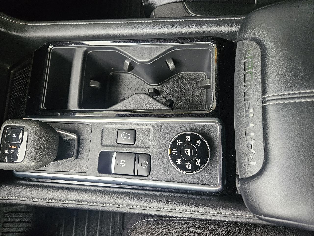Nissan Pathfinder SL 4WD 2023