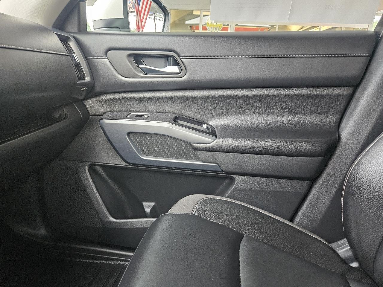 Nissan Pathfinder SL 4WD 2023