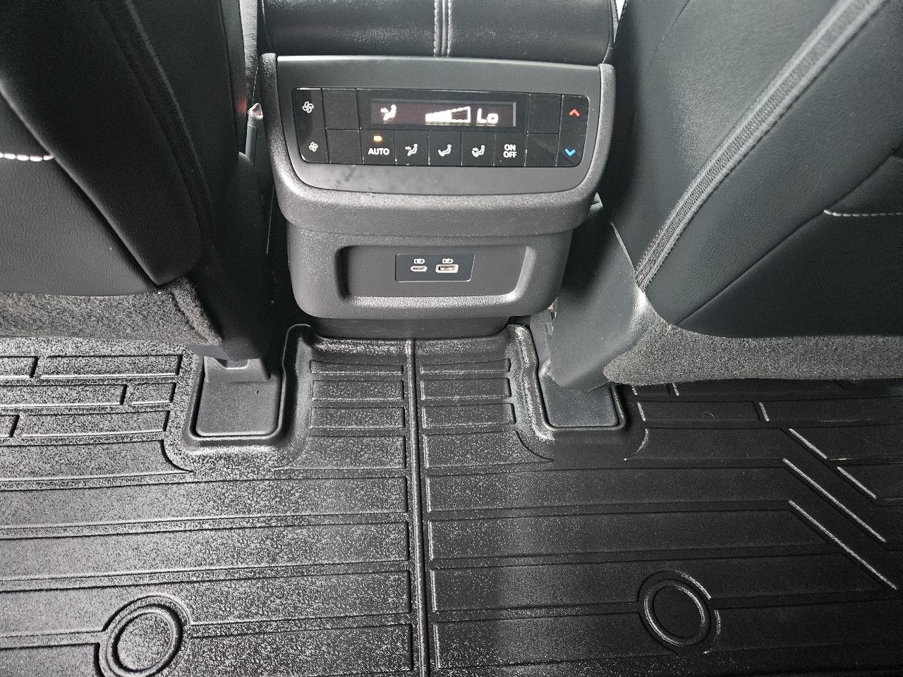 Nissan Pathfinder SL 4WD 2023