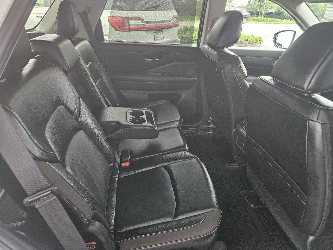 Nissan Pathfinder SL 4WD 2023