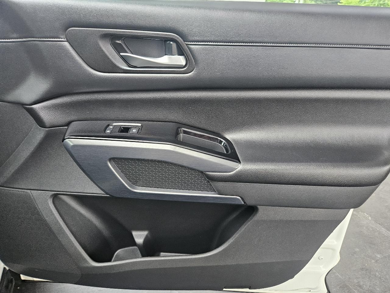 Nissan Pathfinder SL 4WD 2023
