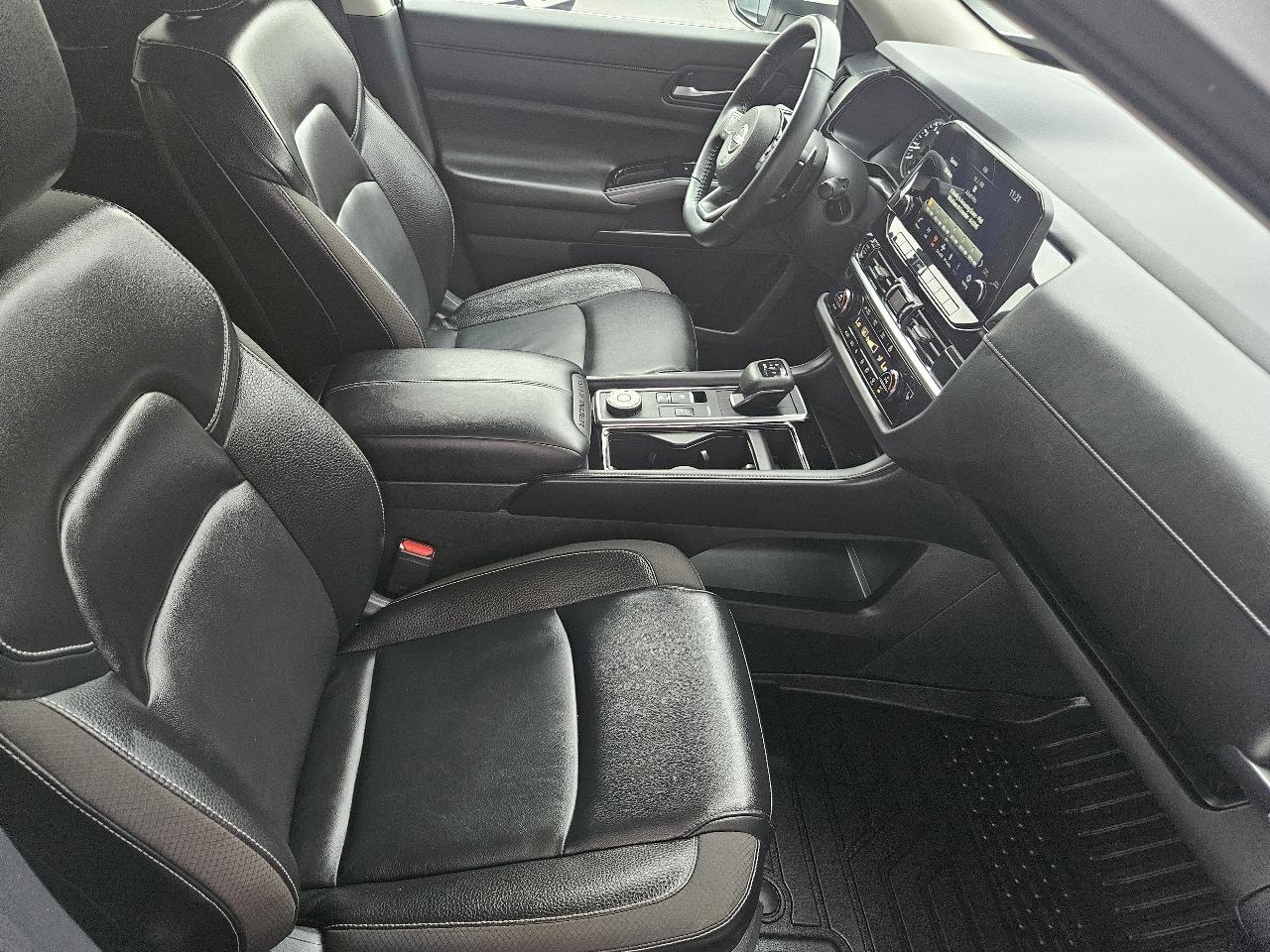 Nissan Pathfinder SL 4WD 2023