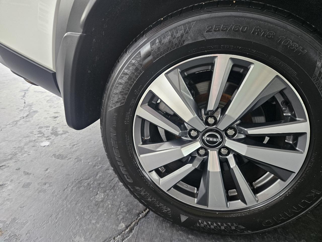 Nissan Pathfinder SL 4WD 2023