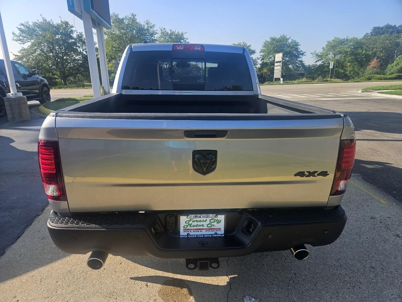 RAM 1500 Classic Warlock 4x4 Crew Cab 5'7" Box 2020
