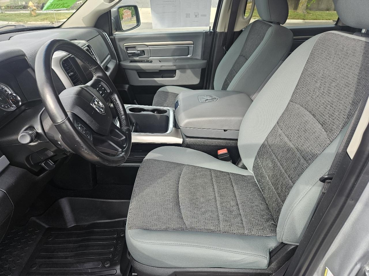 RAM 1500 Classic Warlock 4x4 Crew Cab 5'7" Box 2020