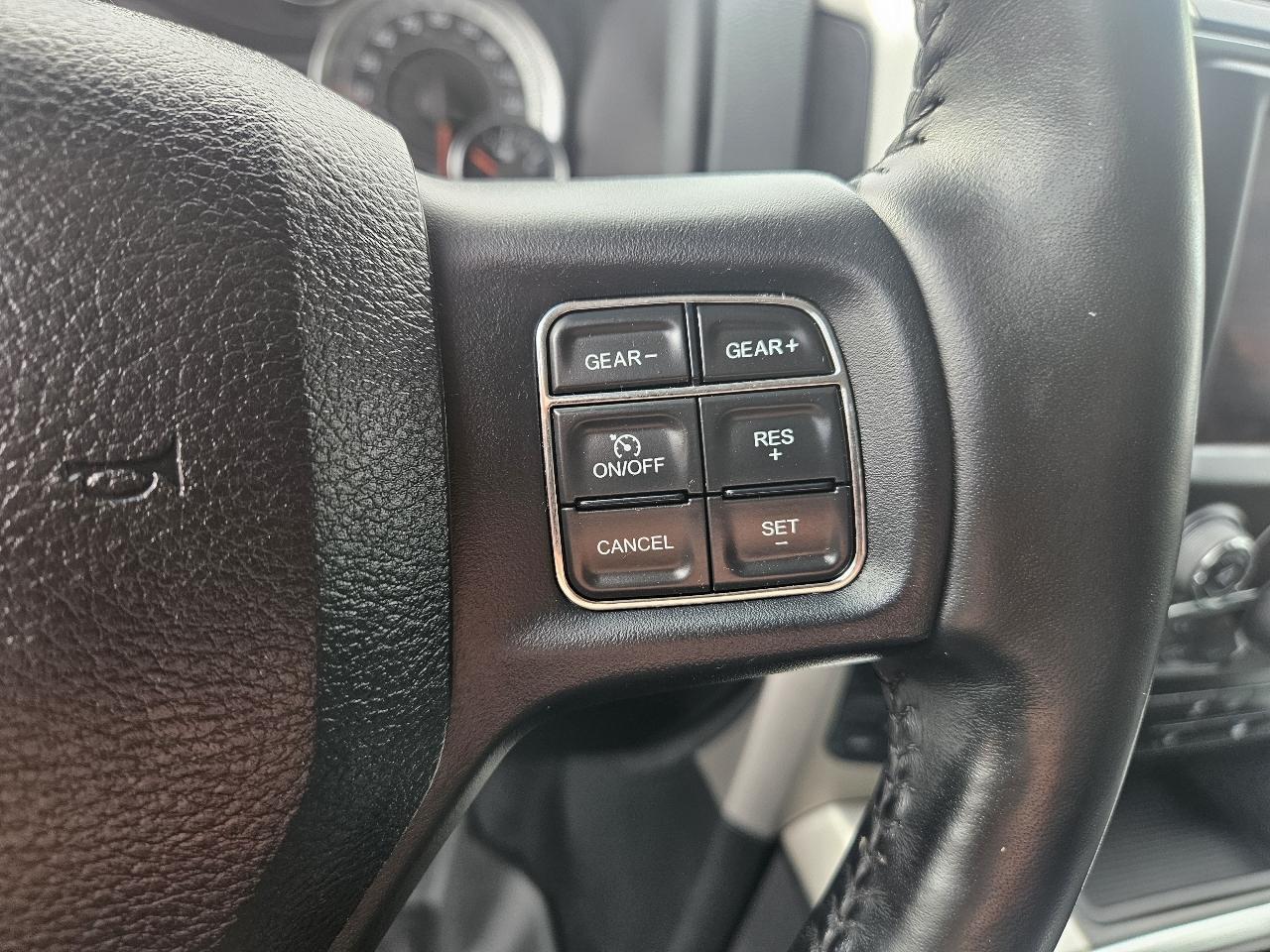 RAM 1500 Classic Warlock 4x4 Crew Cab 5'7" Box 2020