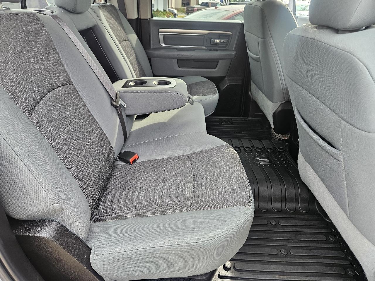 RAM 1500 Classic Warlock 4x4 Crew Cab 5'7" Box 2020