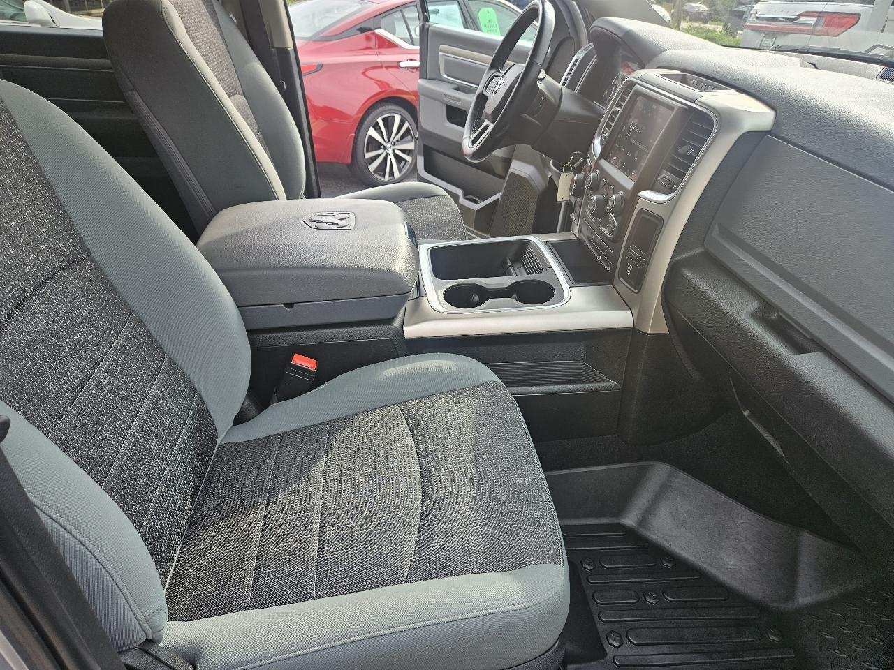 RAM 1500 Classic Warlock 4x4 Crew Cab 5'7" Box 2020