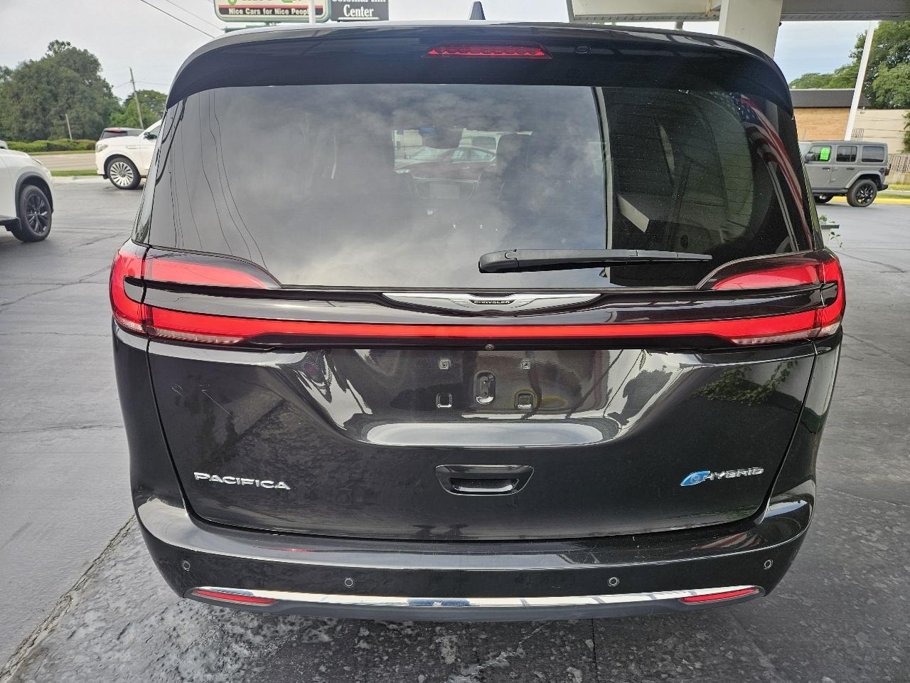 Chrysler Pacifica Hybrid Touring L FWD 2023