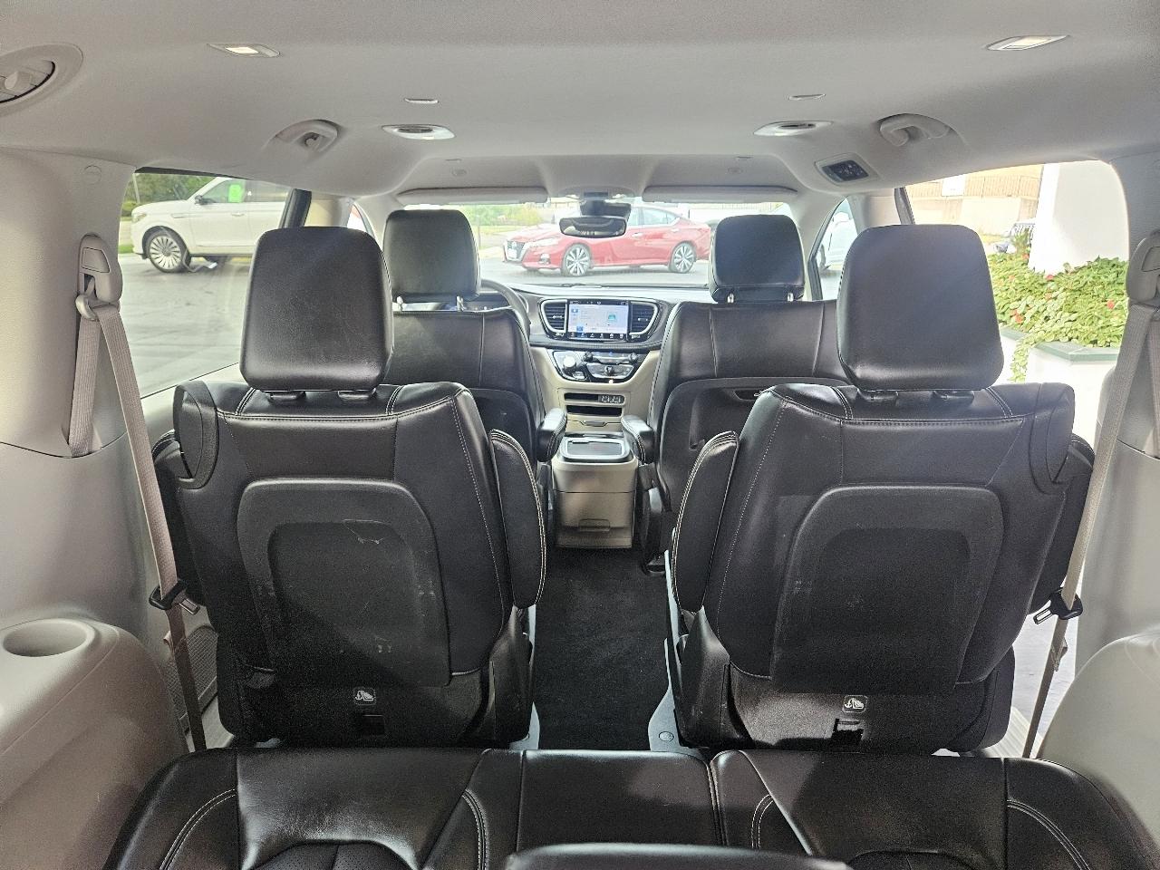 Chrysler Pacifica Hybrid Touring L FWD 2023