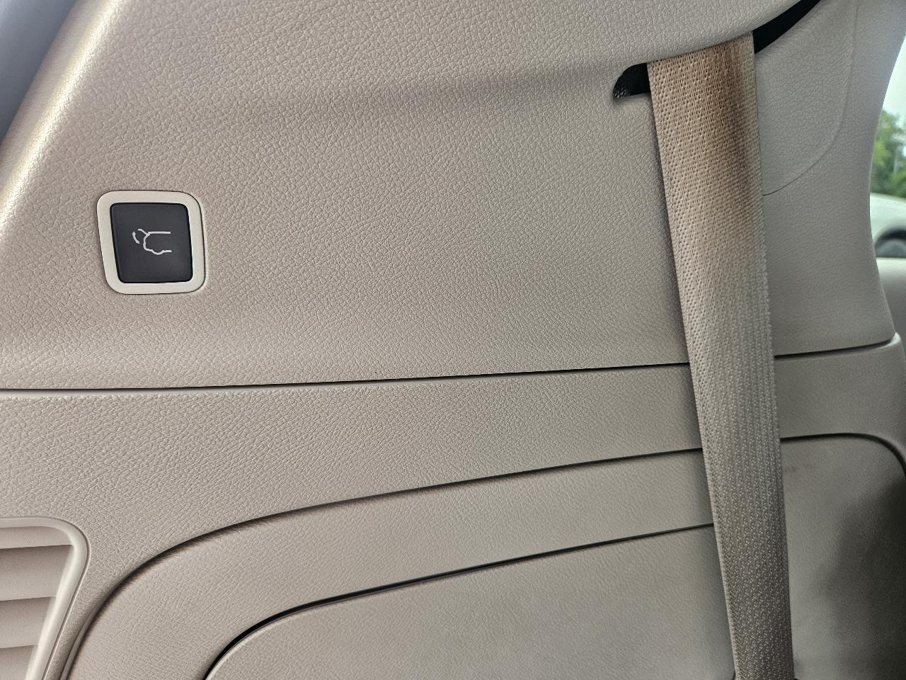 Chrysler Pacifica Hybrid Touring L FWD 2023