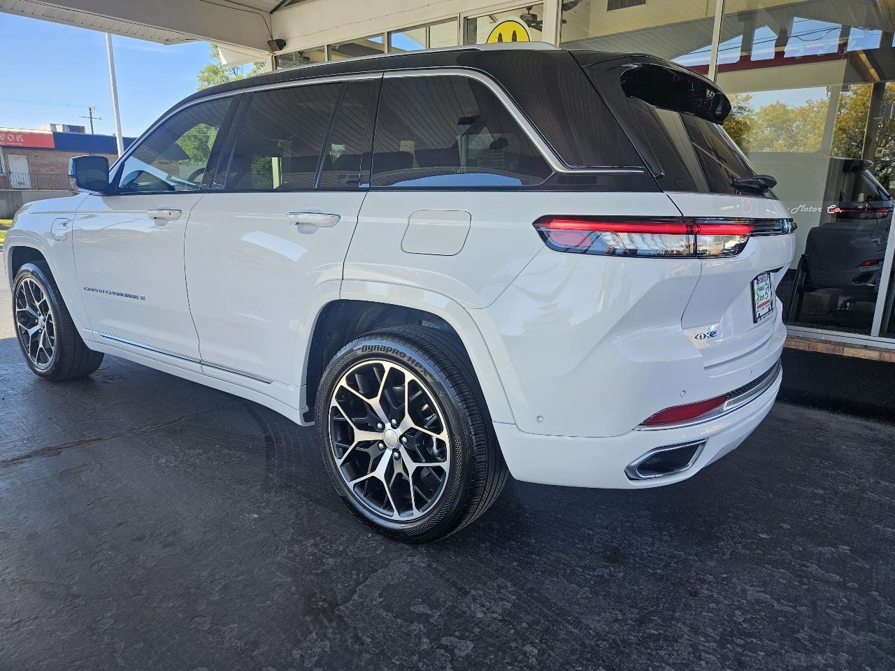 Jeep Grand Cherokee photo 3