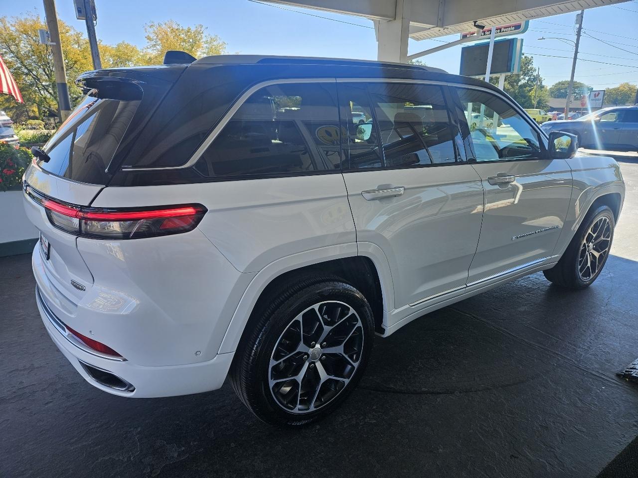 Jeep Grand Cherokee photo 5
