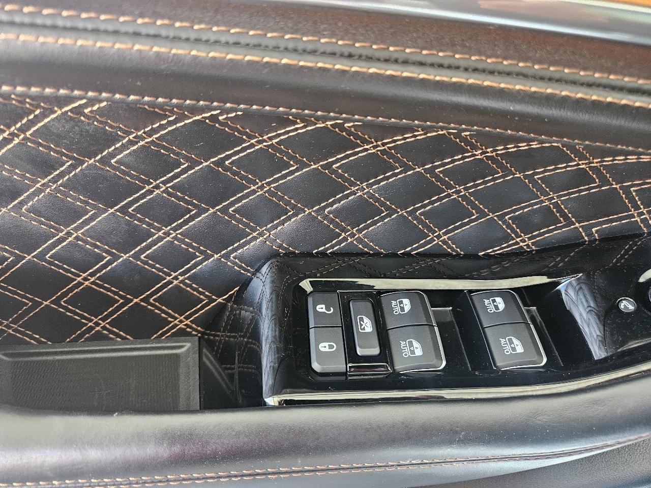 Jeep Grand Cherokee photo 14