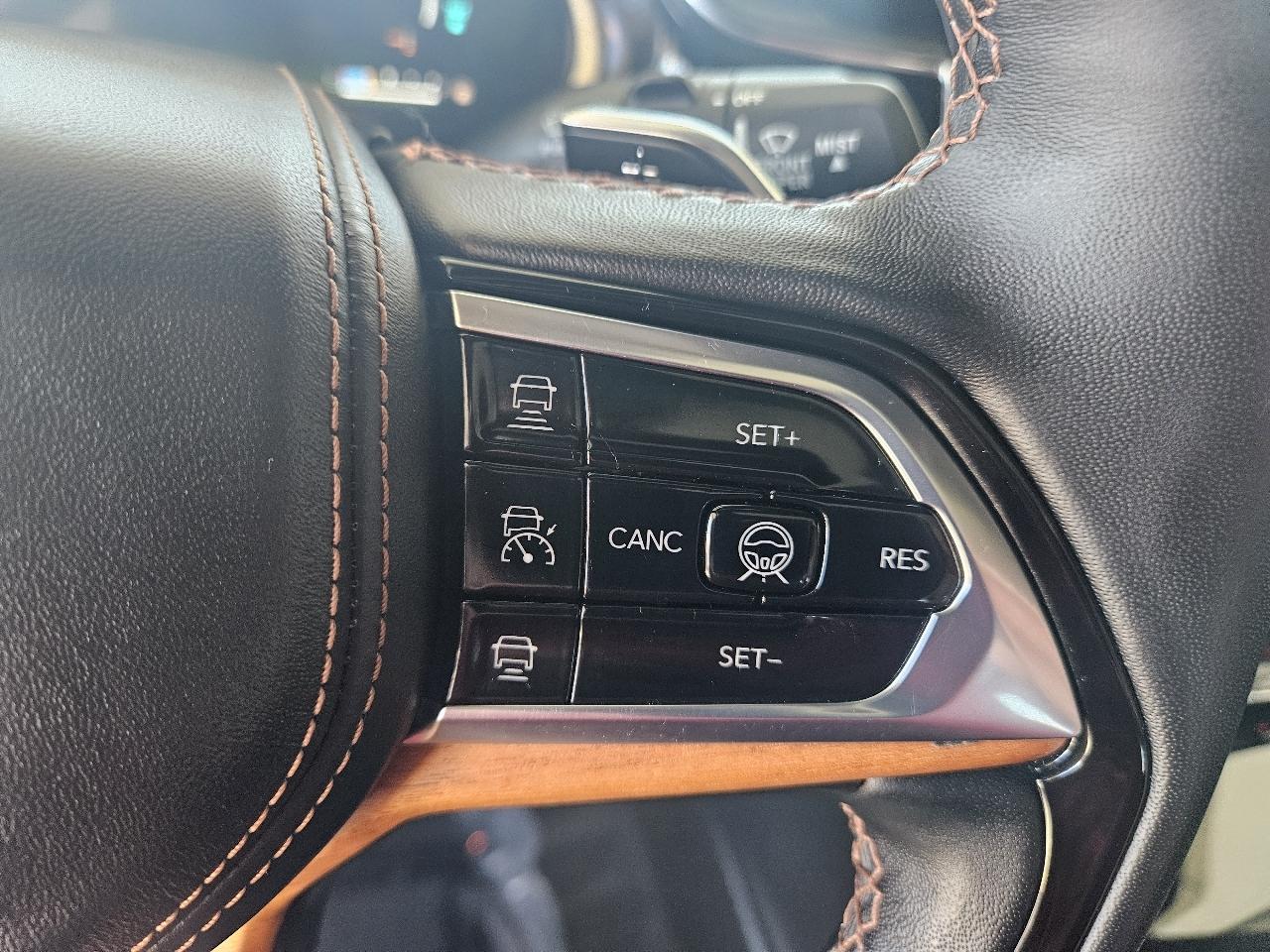 Jeep Grand Cherokee photo 18