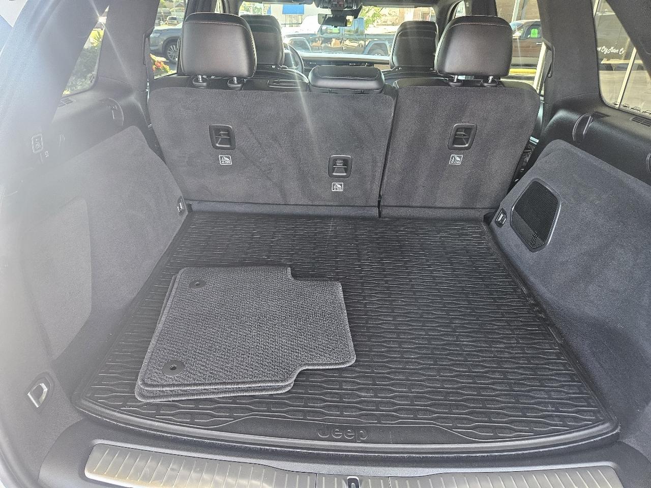 Jeep Grand Cherokee photo 31