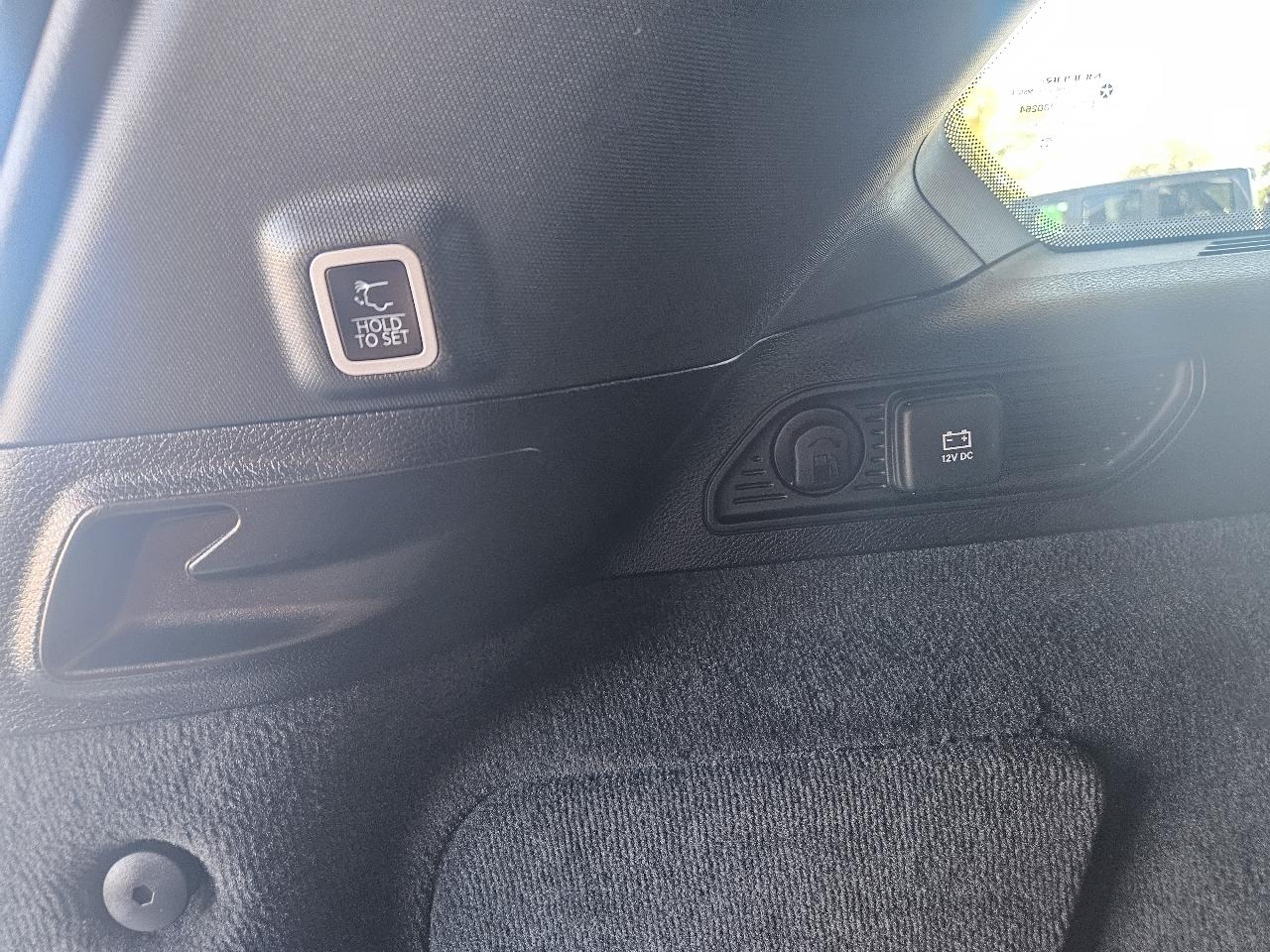 Jeep Grand Cherokee photo 32