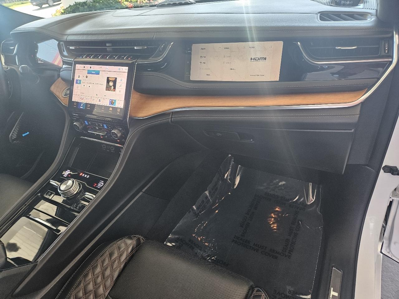 Jeep Grand Cherokee photo 38