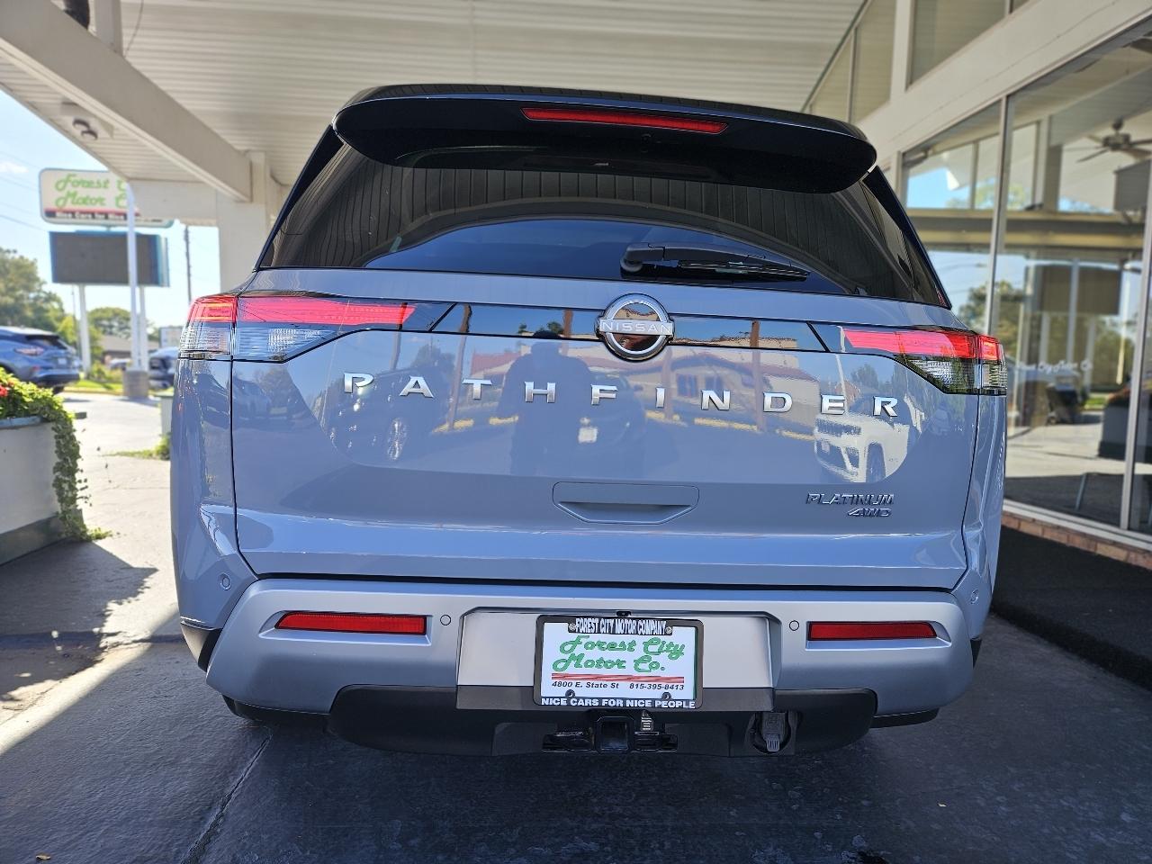 Nissan Pathfinder photo 4