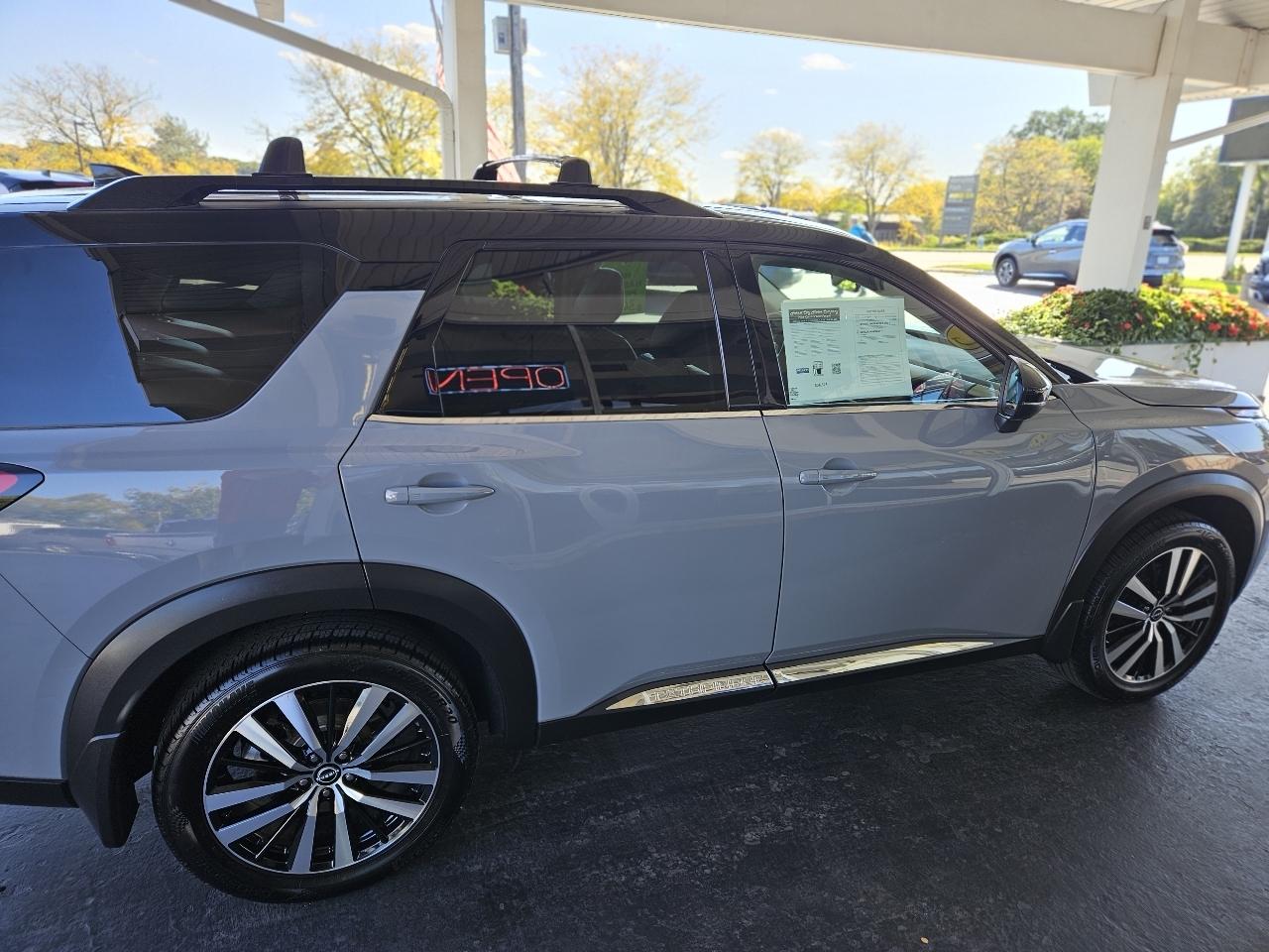 Nissan Pathfinder photo 6