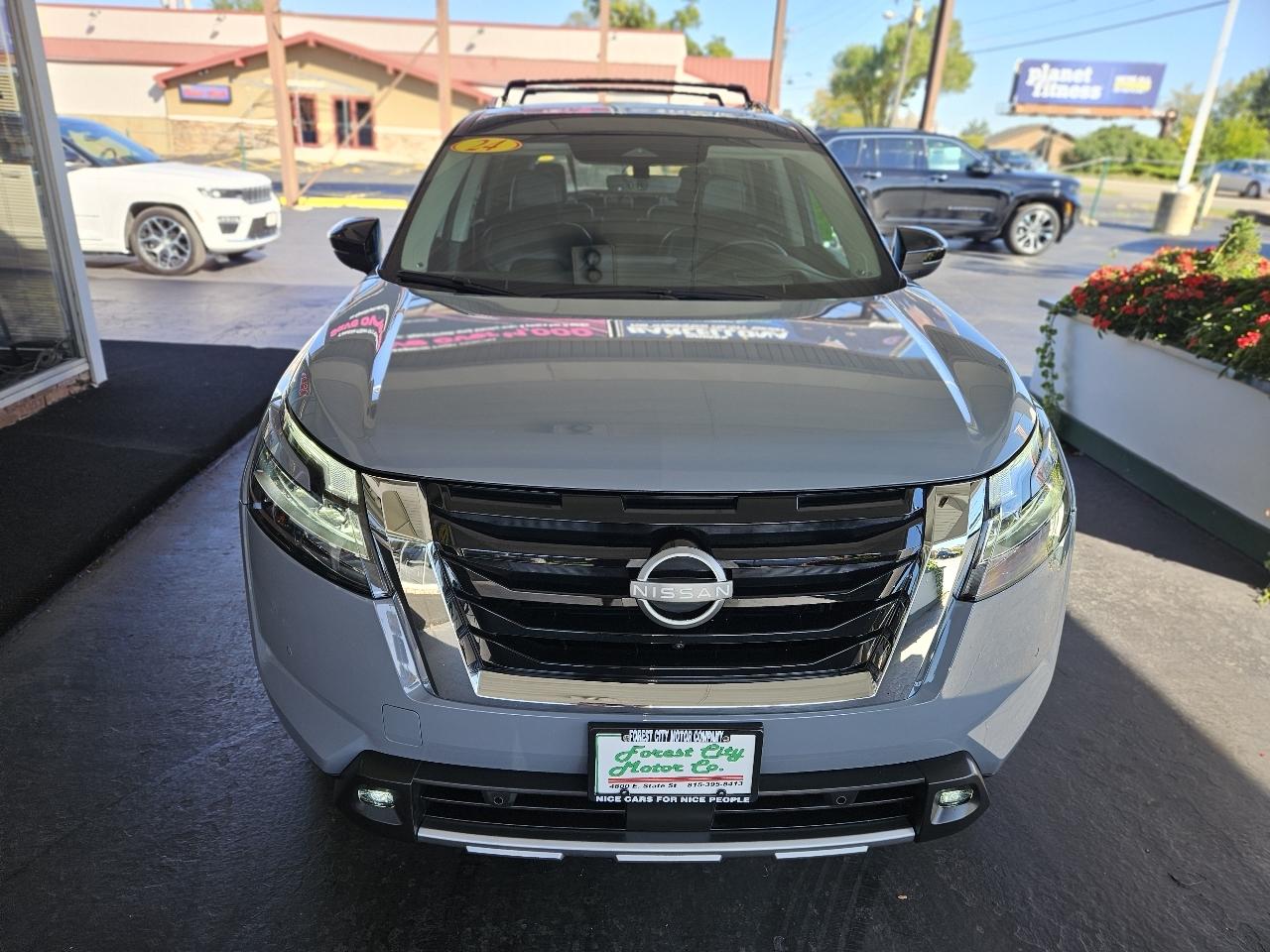 Nissan Pathfinder photo 8