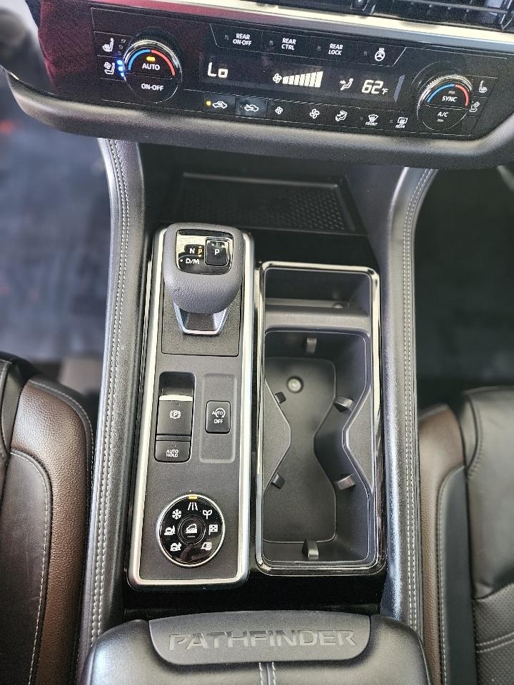 Nissan Pathfinder photo 18