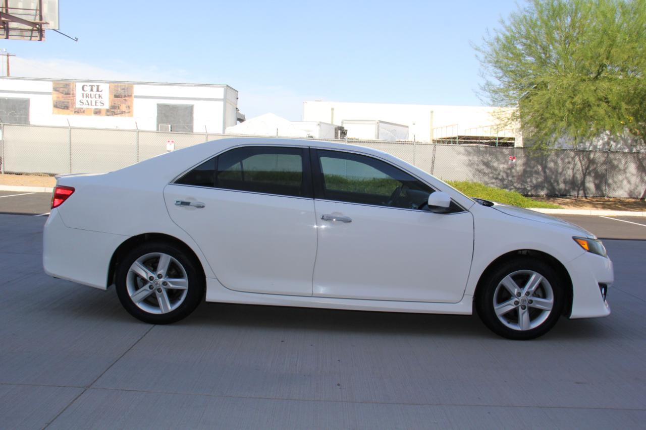 Toyota Camry SE 2014